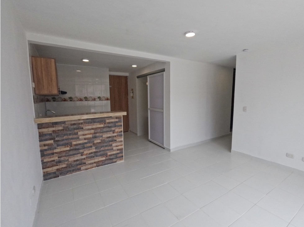APARTAMENTO EN ARRIENDO EN RIO ALTO — foto 2