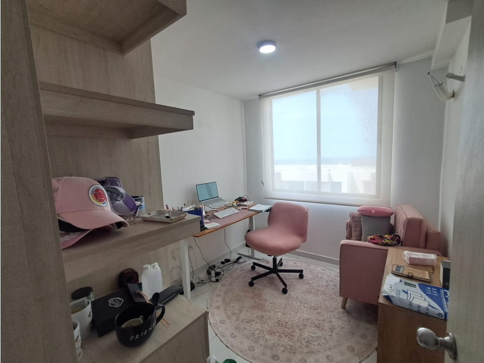 APARTAMENTO SEMINUEVO EN ARRIENDO EN RIO ALTO — foto 5