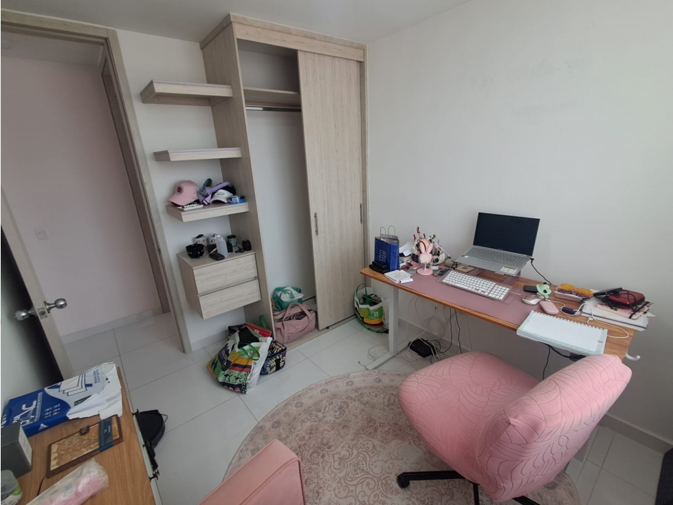 APARTAMENTO SEMINUEVO EN ARRIENDO EN RIO ALTO — foto 4