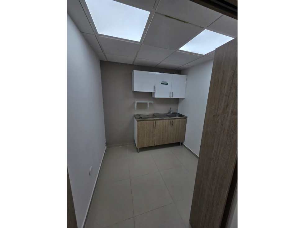 OFICINA EN ARRIENDO EN PORTAL DE GENOVES — foto 3
