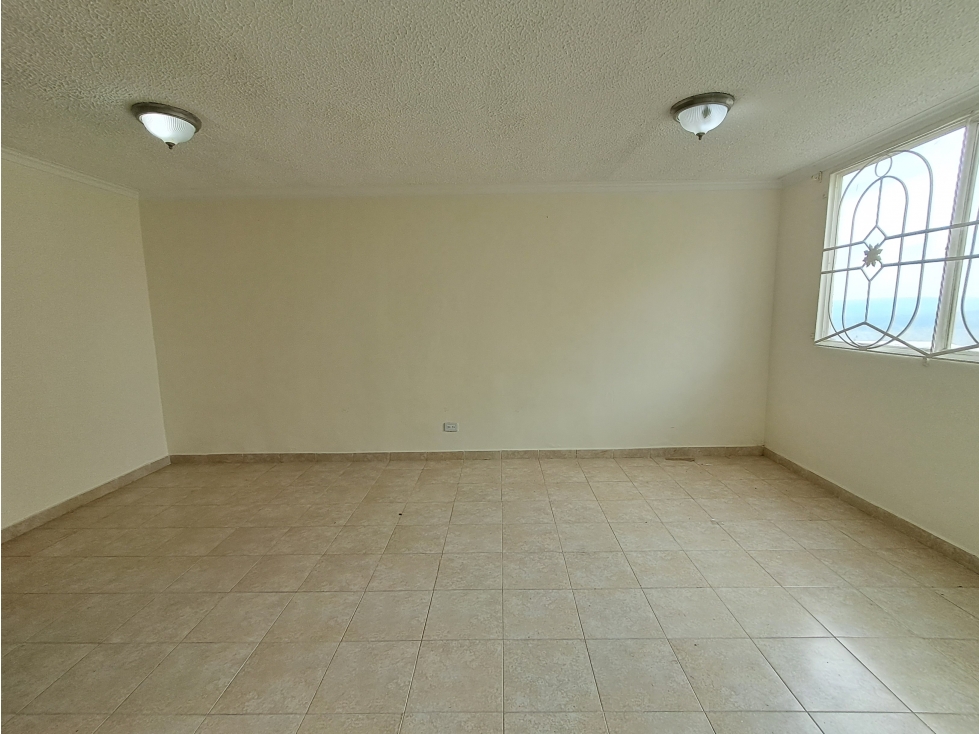 APARTAMENTO EN ARRIENDO Y VENTA EN MIRAMAR — foto 2