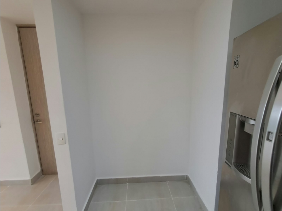 APARTAMENTO SEMIAMOBLADO EN ARRIENDO EN ALTOS DEL LIMON — foto 5