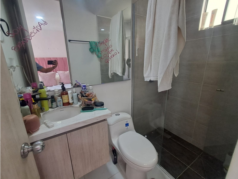 APARTAMENTO SEMINUEVO EN ARRIENDO EN RIO ALTO — foto 6