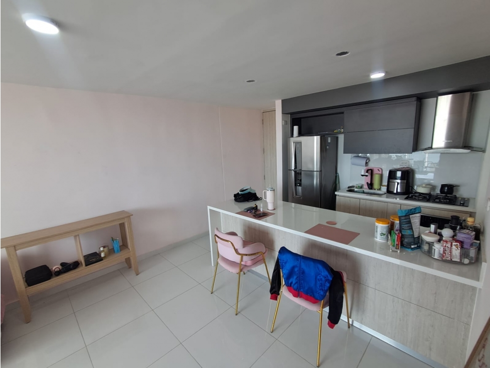 APARTAMENTO SEMINUEVO EN ARRIENDO EN RIO ALTO — foto 2