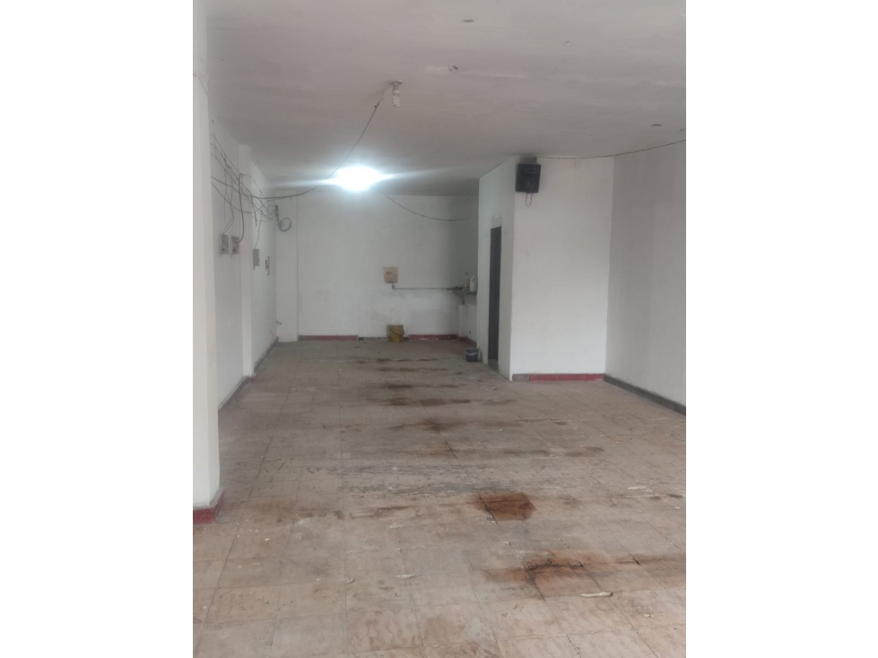 BODEGA EN ALQUILER Y VENTA EN EL CENTRO - 3