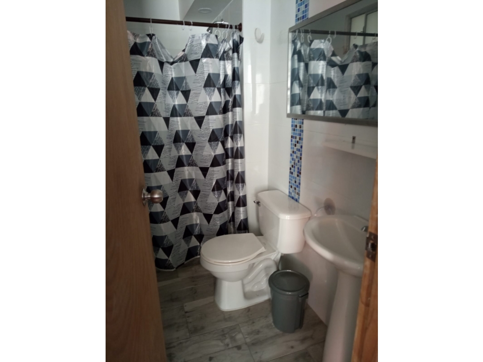 APARTAMENTO EN ALQUILER EN ALAMEDA — foto 5