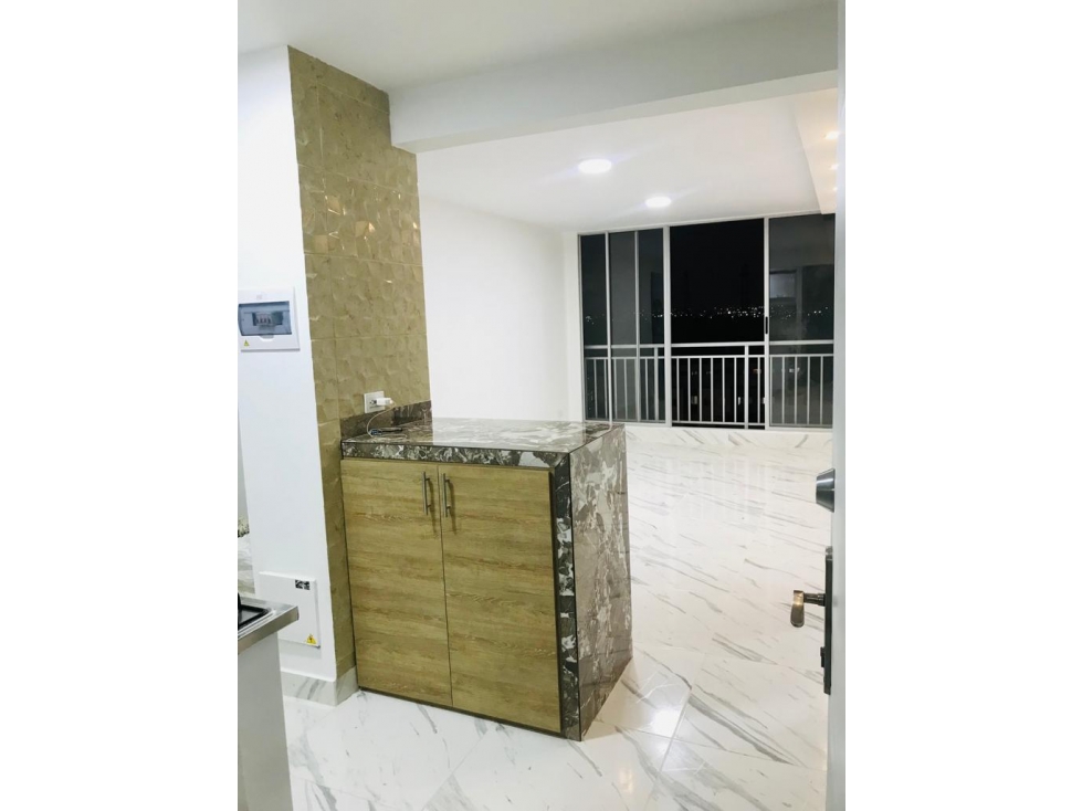 APARTAMENTO EN ALQUILER EN ALAMEDA DEL RIO — foto 2