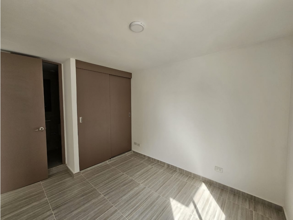 APARTAMENTO EN ARRIENDO EN CIUDAD MALLORQUIN — foto 6