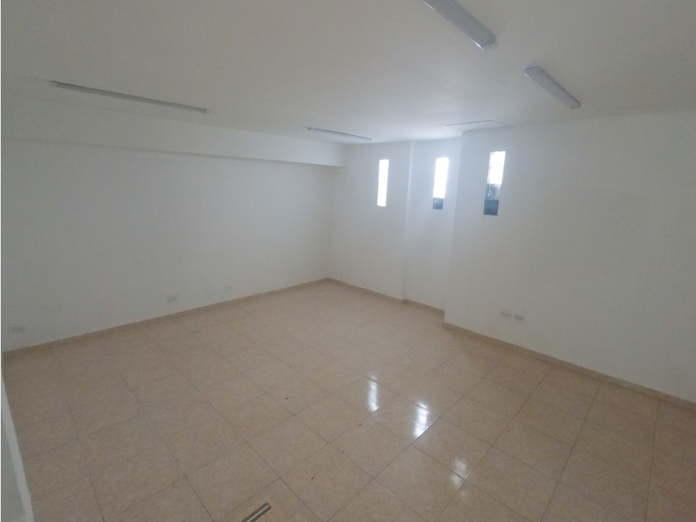 OFICINA EN ARRIENDO EN EL PRADO — foto 2