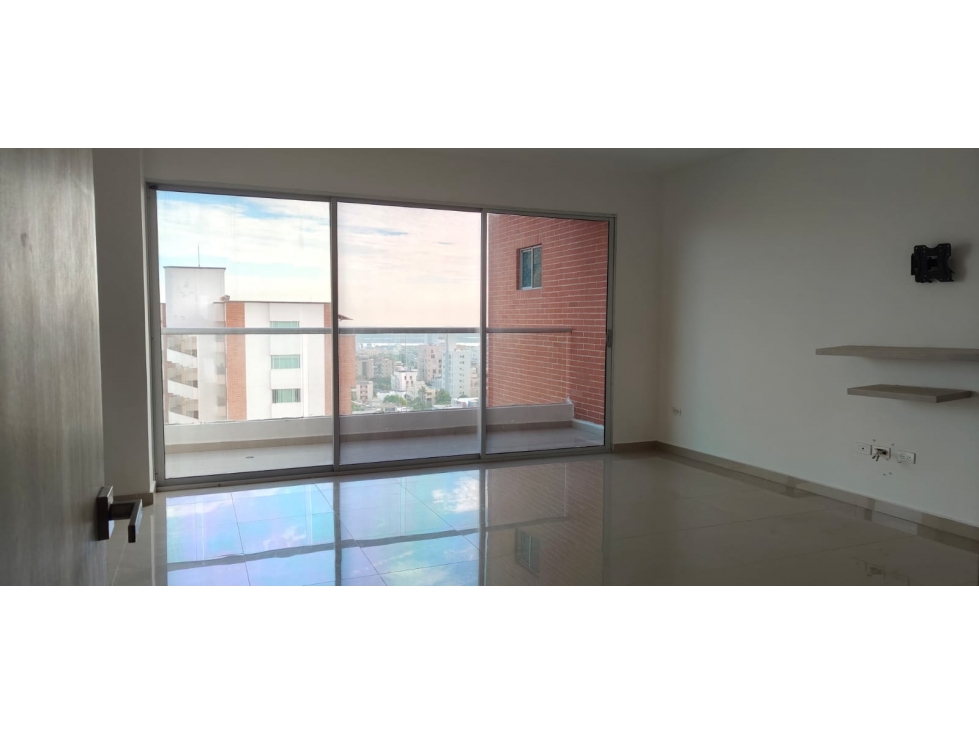 APARTAMENTO EN ARRIENDO EN ALTOS DE RIOMAR — foto 2