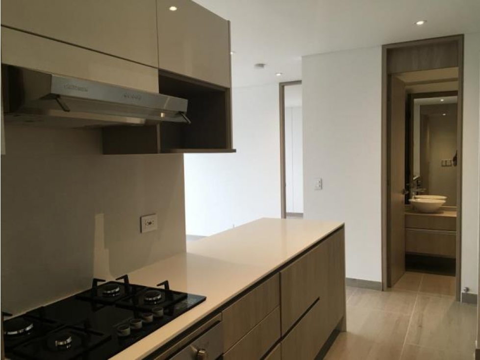 APARTAMENTO EN ALQUILER EN EL POBLADO — foto 4