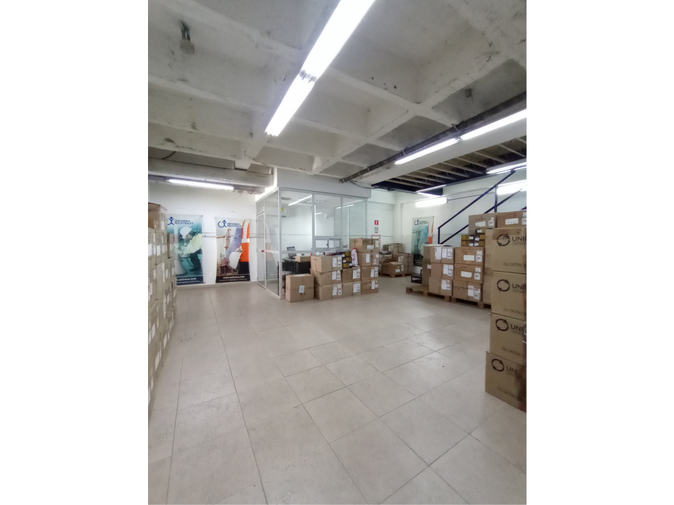 LOCAL EN VENTA EN BARRIO ABAJO - 4
