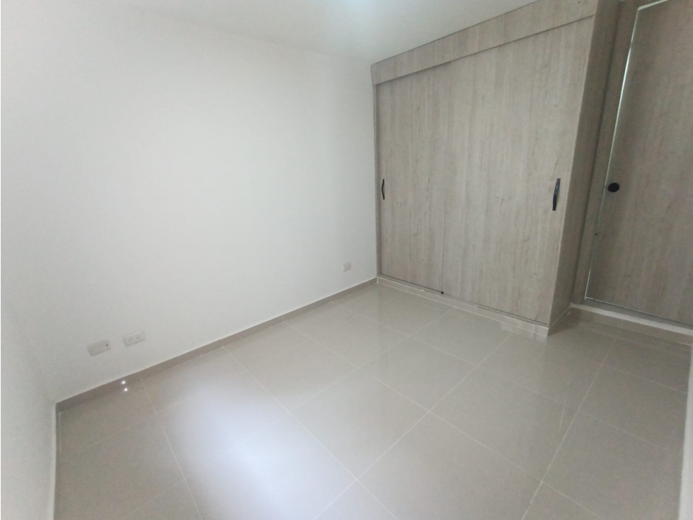 APARTAMENTO EN ALQUILER EN CIUDAD MALLORQUIN — foto 5