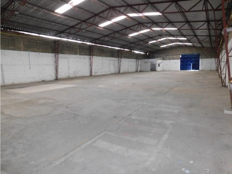 BODEGA EN ARRIENDO EN LA CIRCUNVALAR
