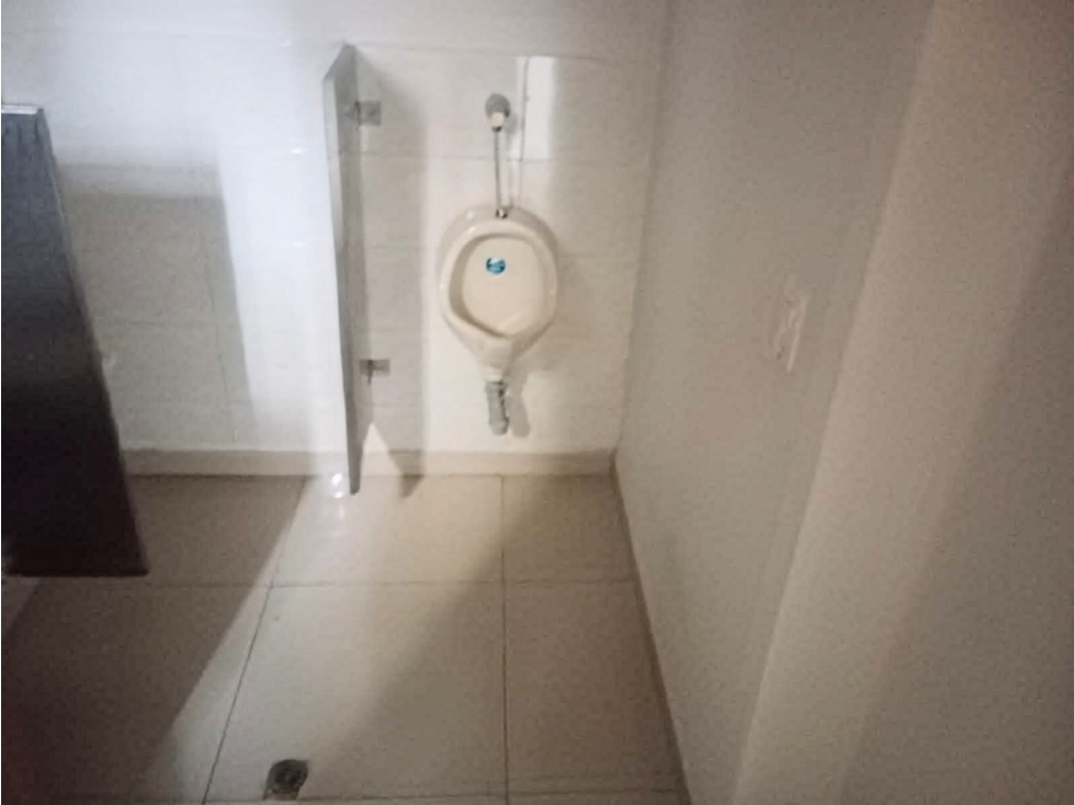 LOCAL EN ARRIENDO EN EL POBLADO — foto 4
