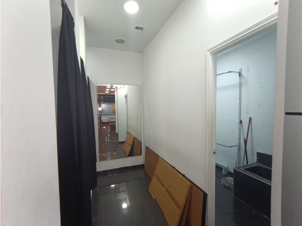 LOCAL EN ALQUILER Y VENTA EN VILLA COUNTRY - 5