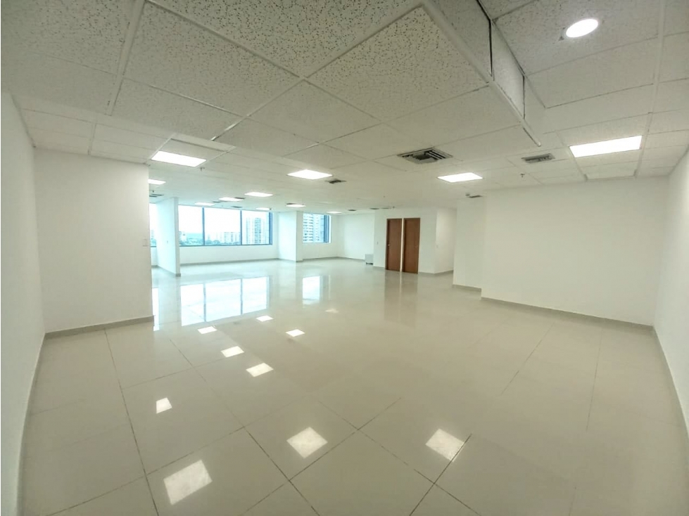 OFICINA EN VENTA EN RIOMAR - 3