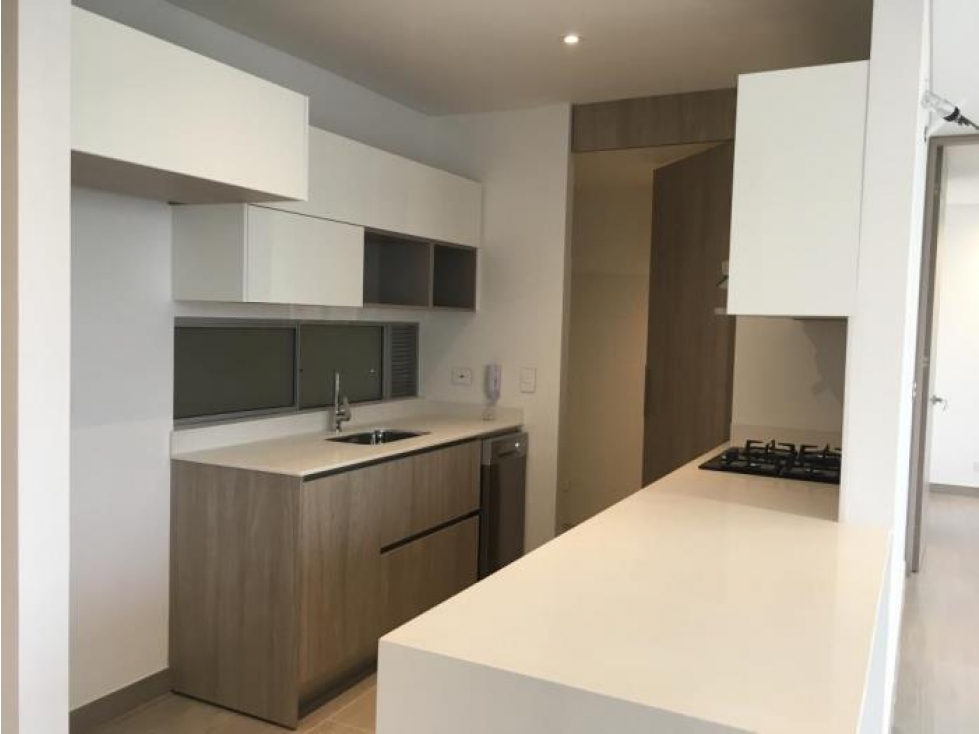 APARTAMENTO EN ALQUILER EN EL POBLADO — foto 5