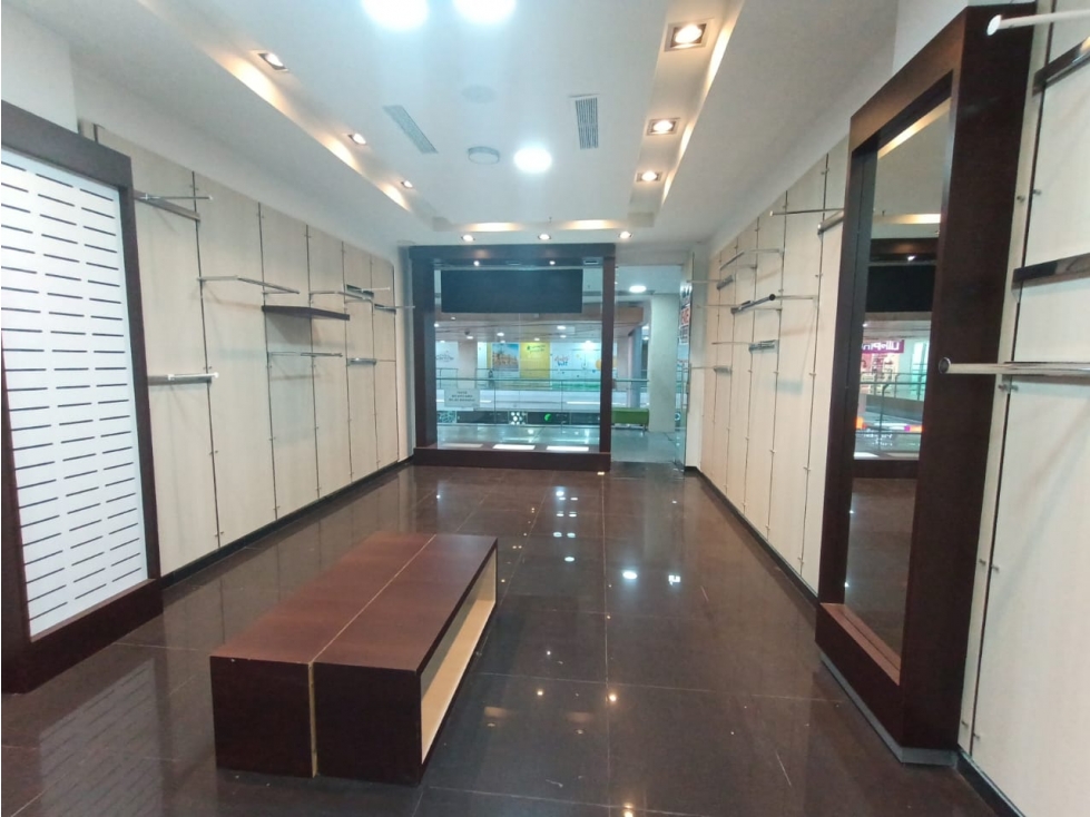 LOCAL EN ALQUILER Y VENTA EN VILLA COUNTRY - 2