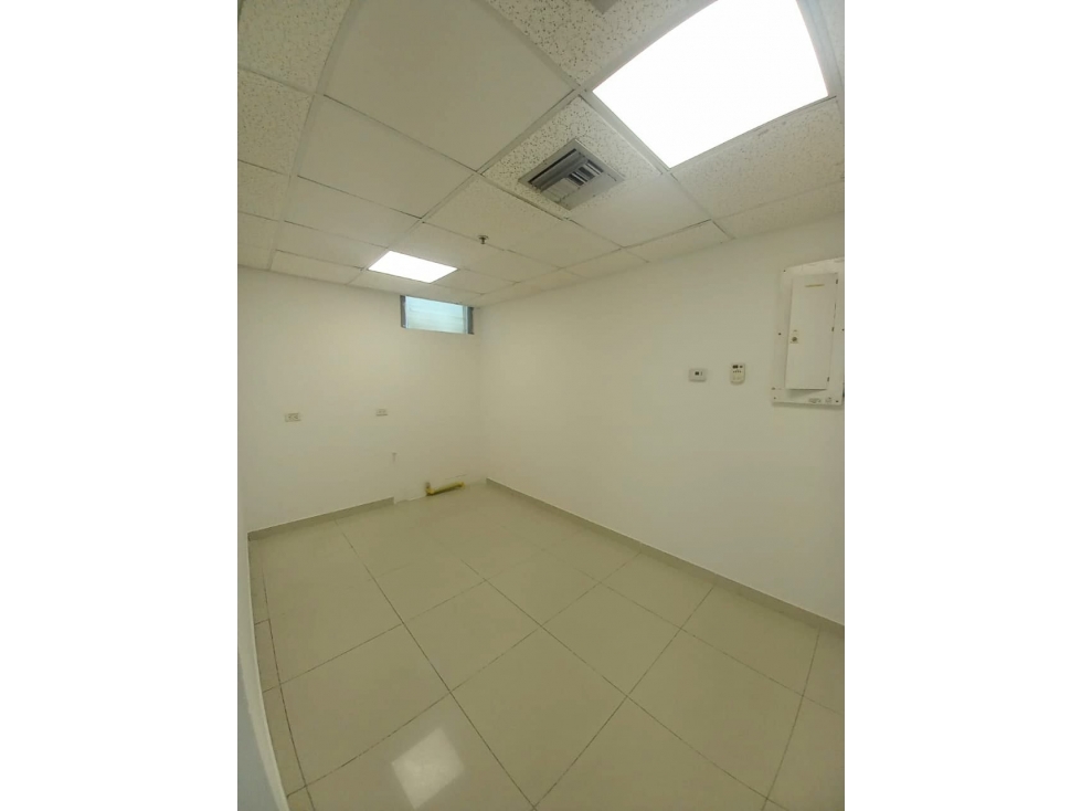 OFICINA EN VENTA EN RIOMAR - 5