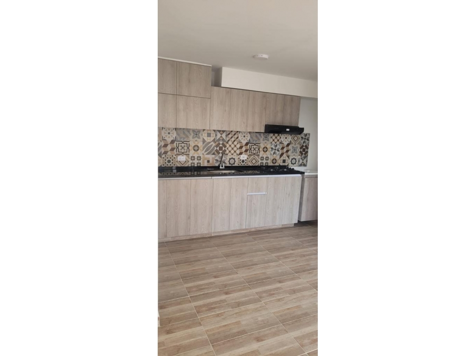 APARTAMENTO EN ALQUILER EN CIUDAD MALLORQUIN — foto 2