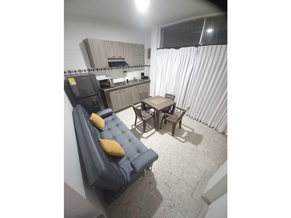 APARTAMENTO EN ALQUILER EN LOS NOGALES — foto 2