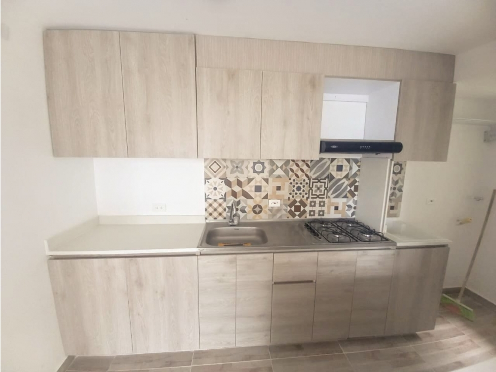 APARTAMENTO EN ALQUILER EN CIUDAD MALLORQUIN — foto 3