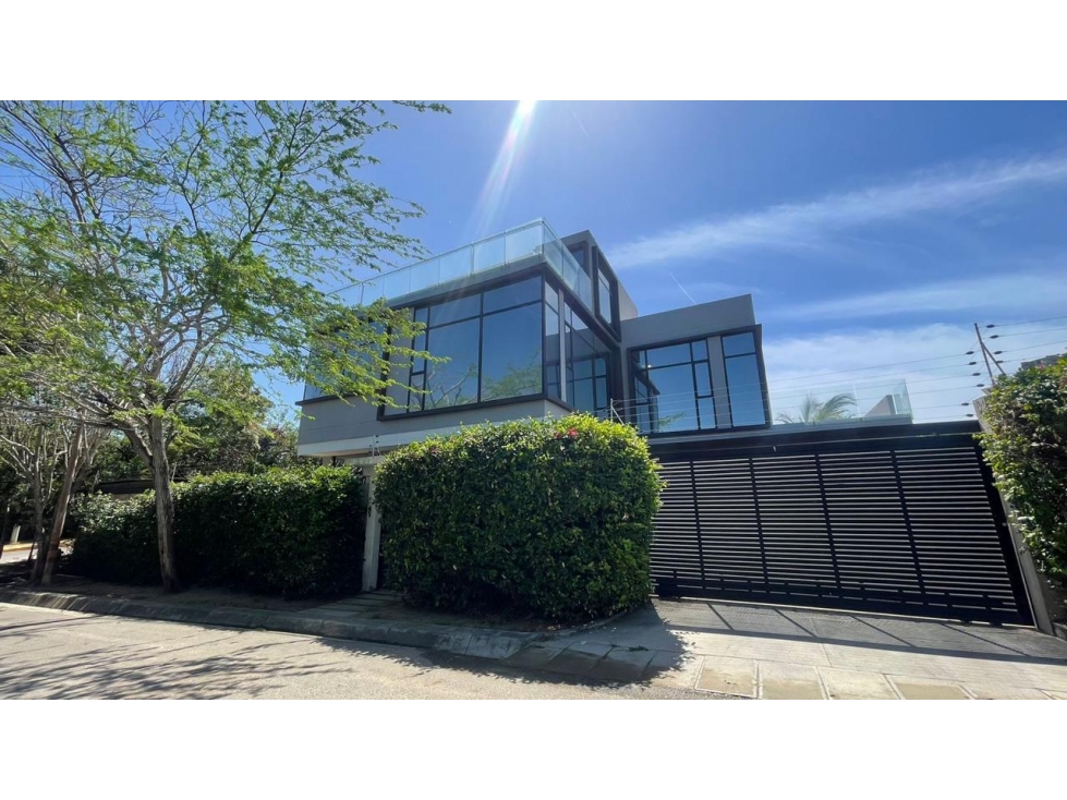 CASA EN VENTA EN ALTOS DE PRADOMAR