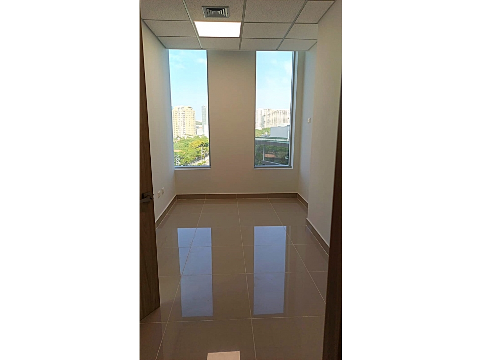 CONSULTORIO EN ARRIENDO EN PORTAL DE GENOVES - 2
