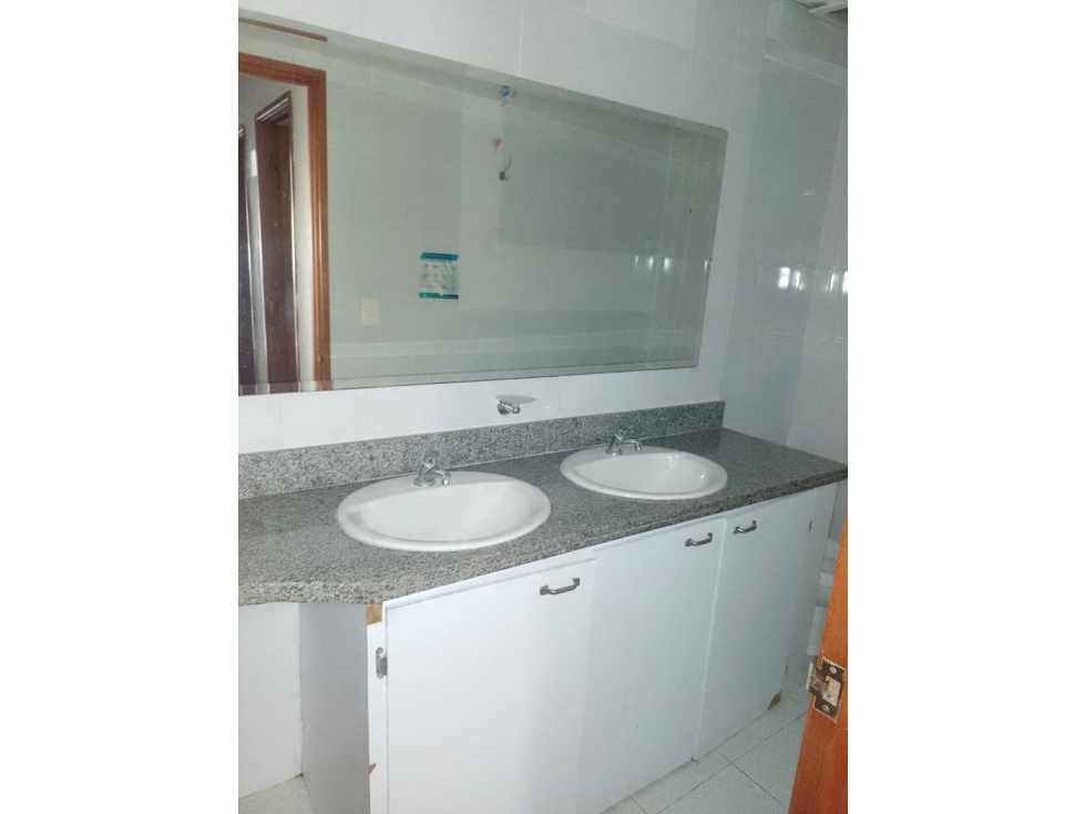 OFICINA EN ARRIENDO Y VENTA EN EL PRADO - 4