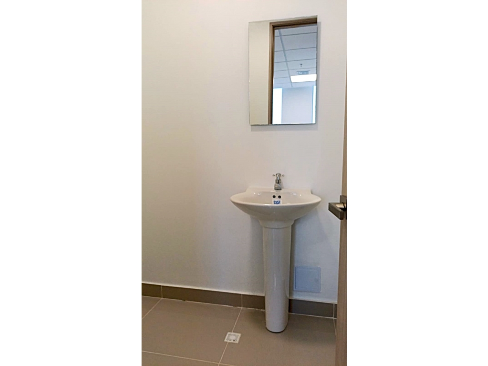 CONSULTORIO EN ARRIENDO EN PORTAL DE GENOVES - 6