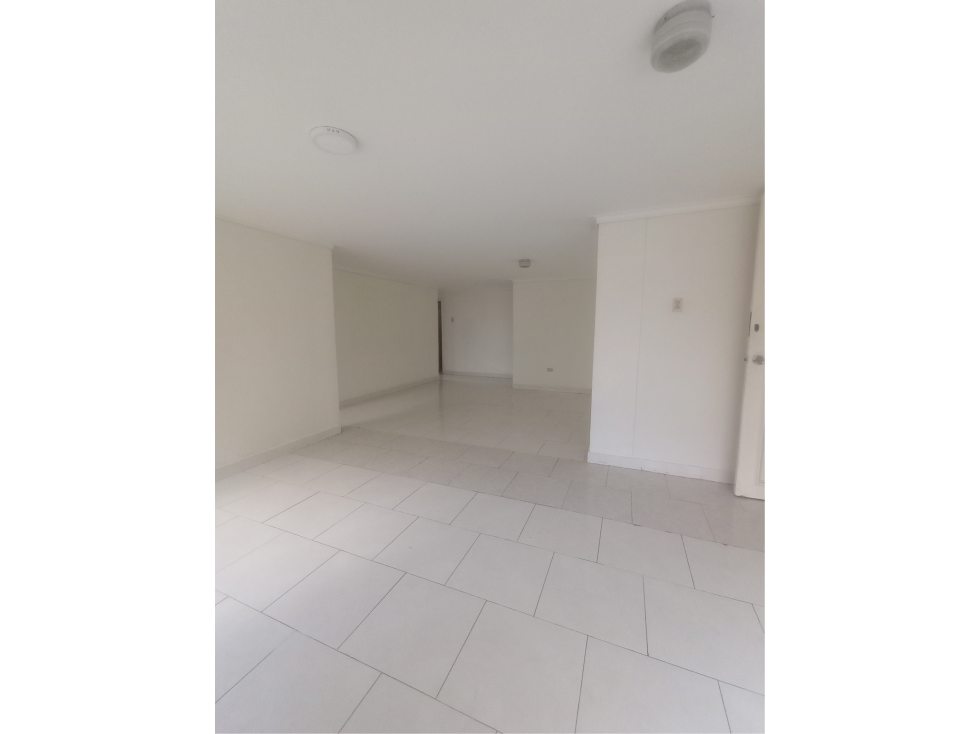 APARTAMENTO EN ALQUILER EN RIOMAR — foto 5
