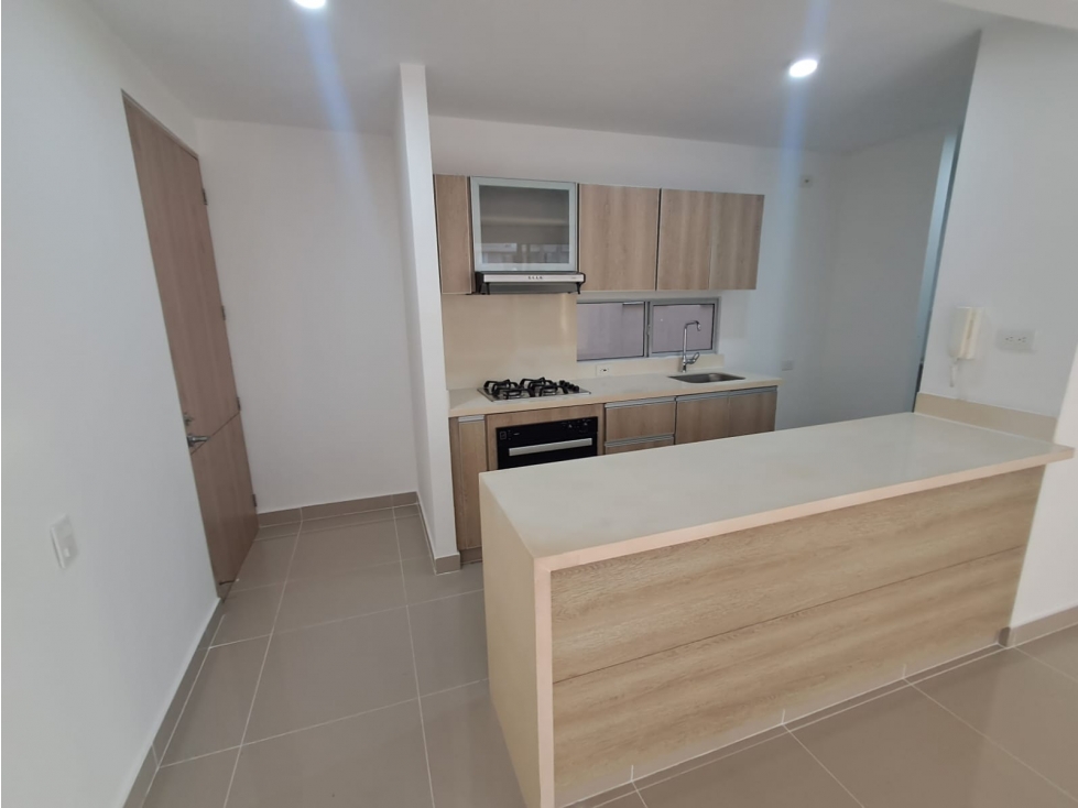 APARTAMENTO EN ARRIENDO EN RIO ALTO — foto 2