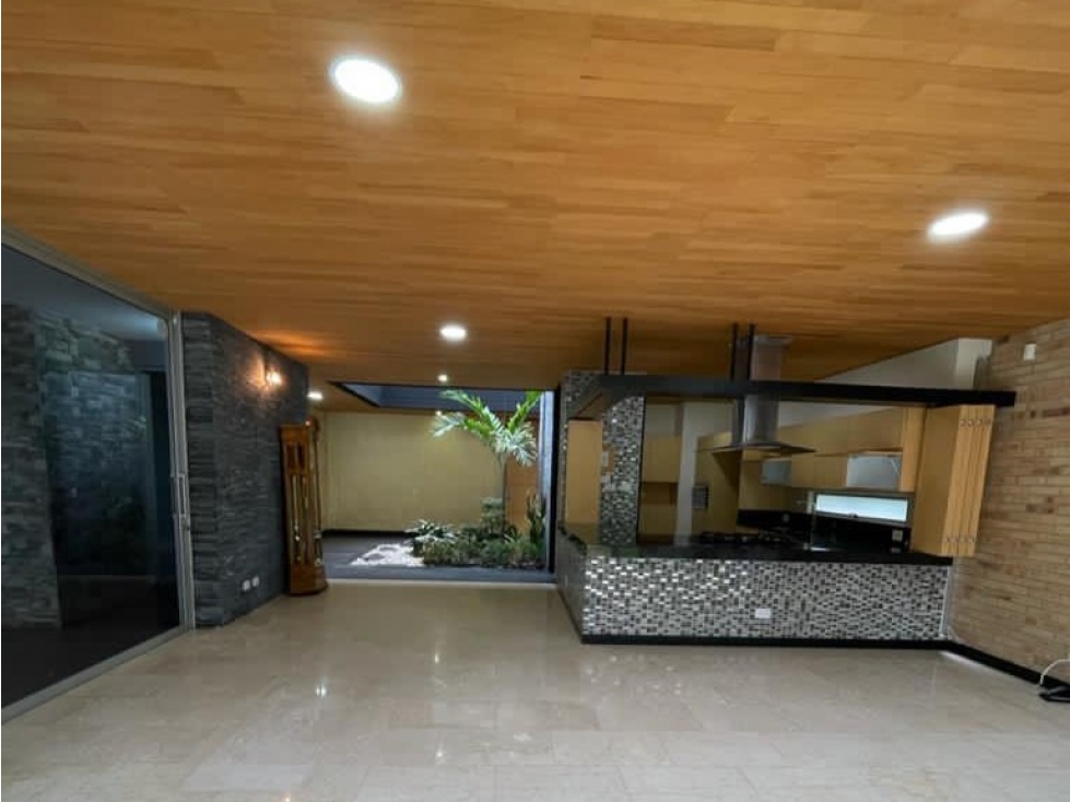 Casa en Venta en Envigado, Sector Loma El Atravesado