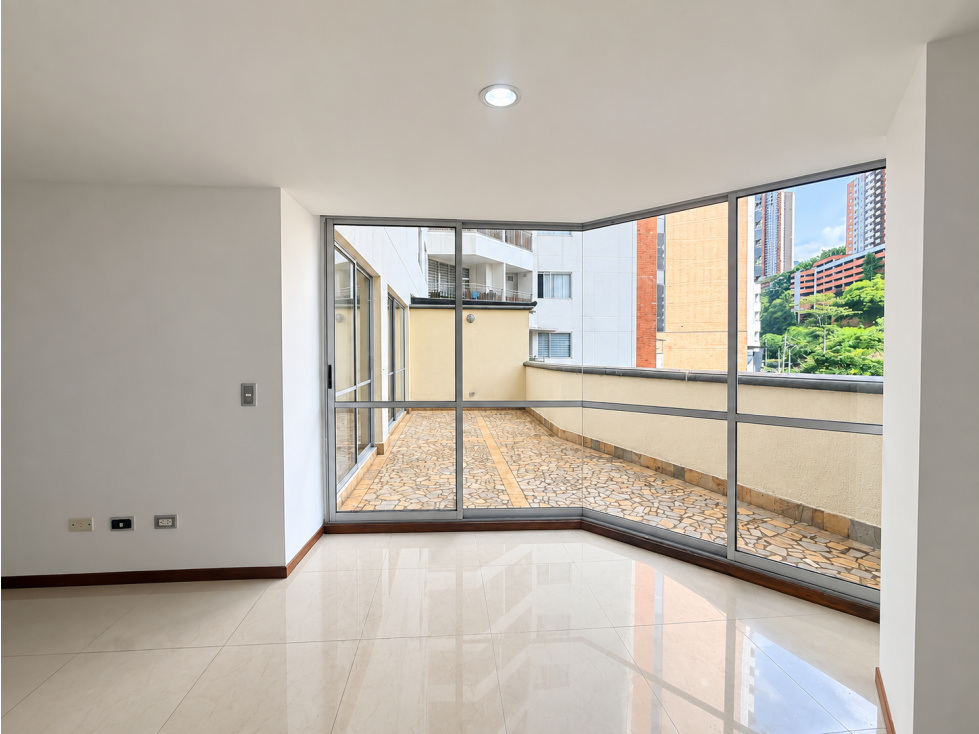 Apartamento en venta en Sabaneta, sector Las Lomitas — foto 2