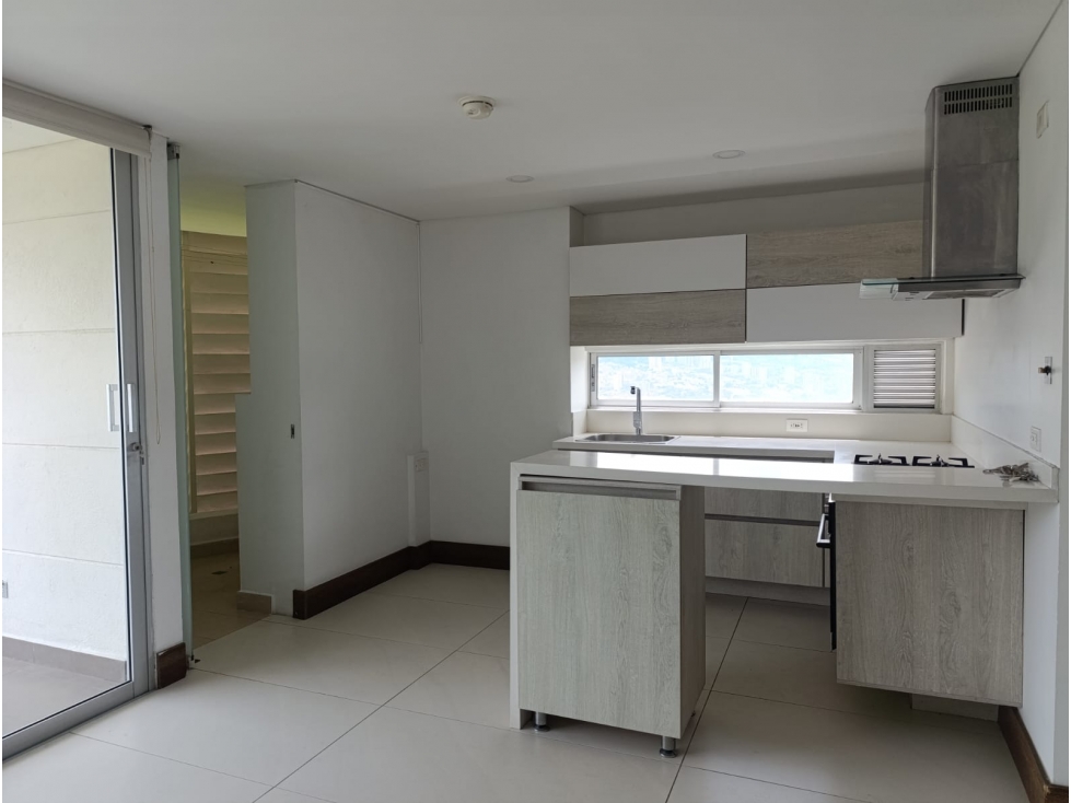 Apartamento en venta en Sabaneta, sector Las Lomitas — foto 2