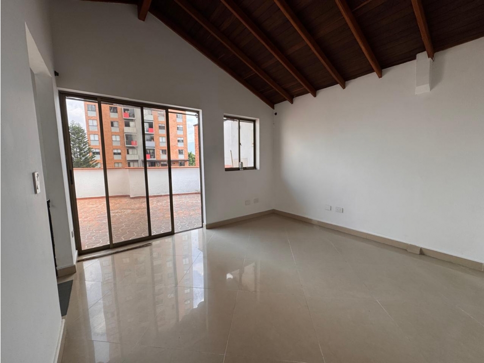 Apartamento Dúplex en Venta en Sabaneta, sector Calle Larga — foto 5