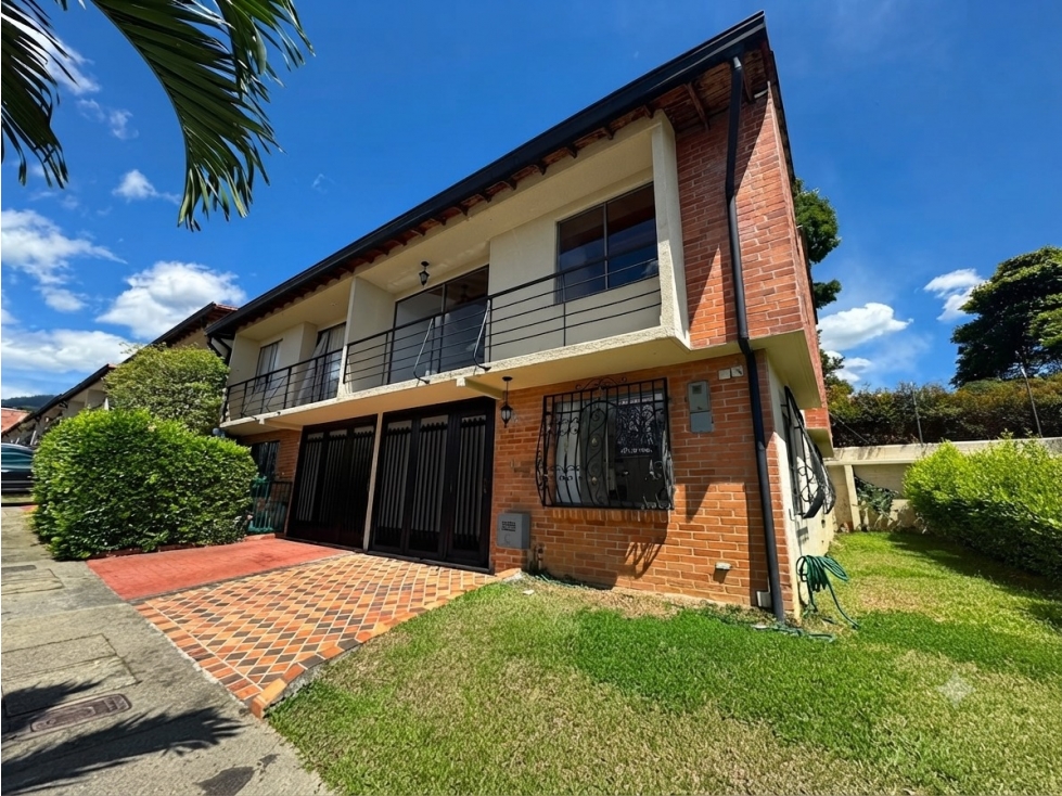 Casa en Renta en La Estrella, sector Poblado del Sur - 1