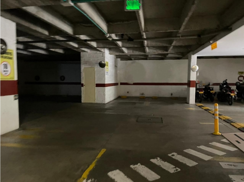 Parqueadero en venta en Sabaneta, sector Aves María