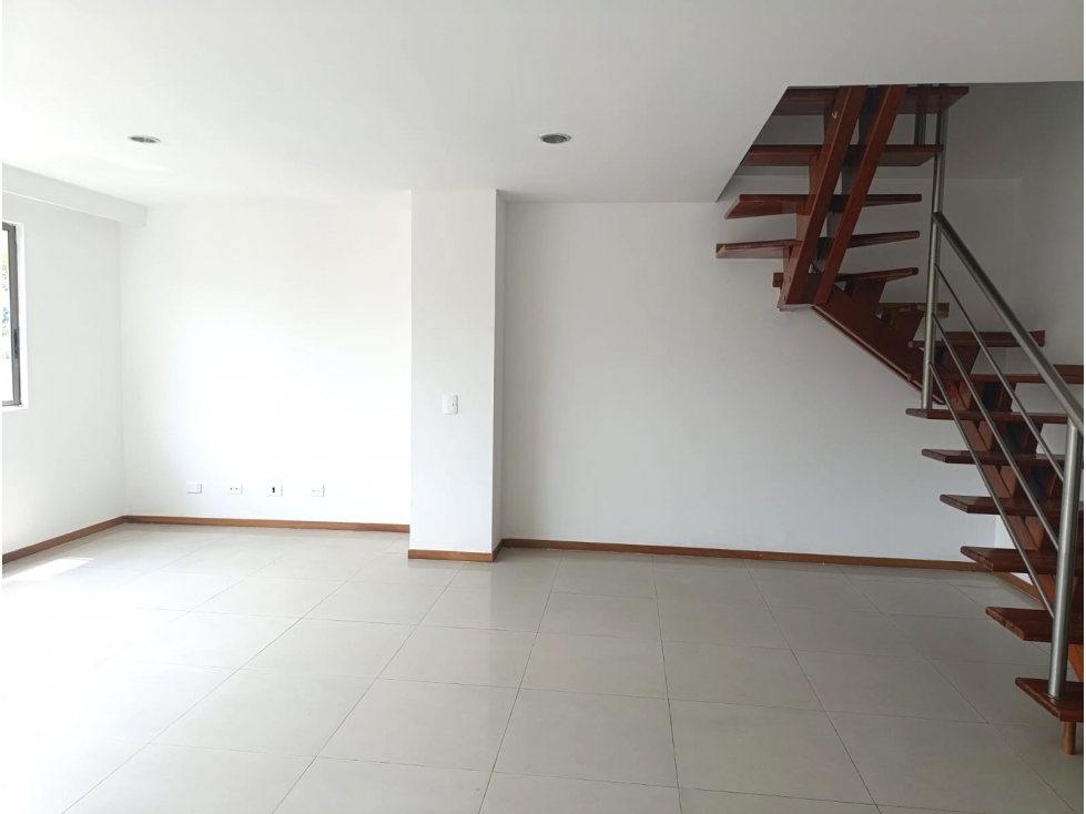 Apartamento Dúplex en Venta en Sabaneta, sector Aves María parte baja — foto 5