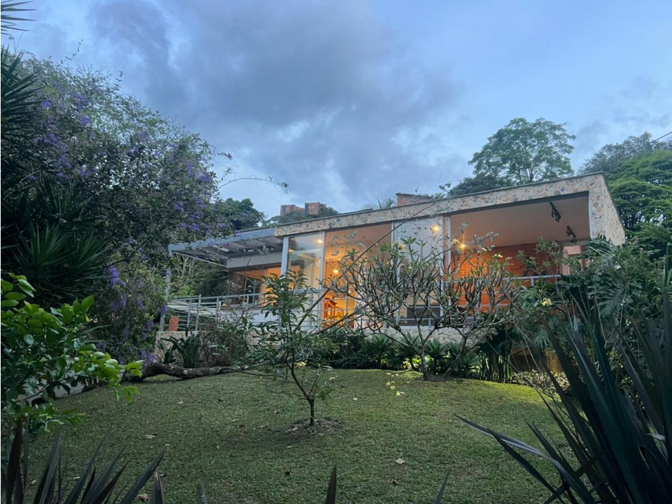 Casa en Venta en Envigado, sector La Pradera