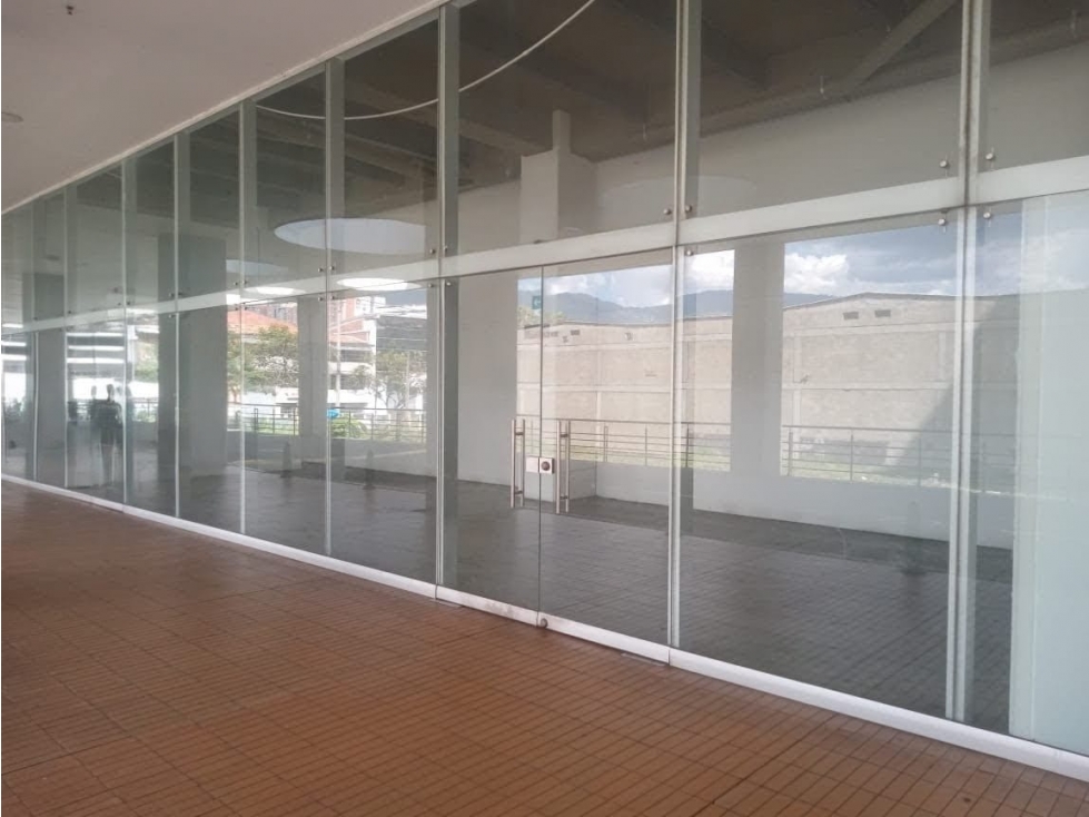 Local en Arriendo en sabaneta , Sector estación — foto 2
