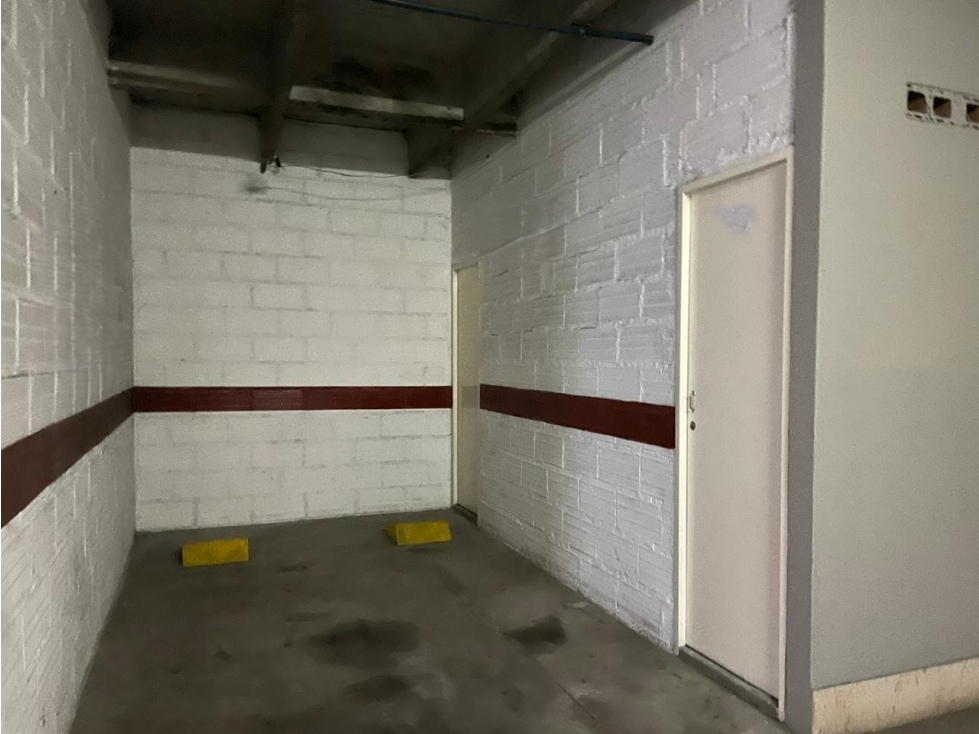 Parqueadero en venta en Sabaneta, sector Aves María — foto 2