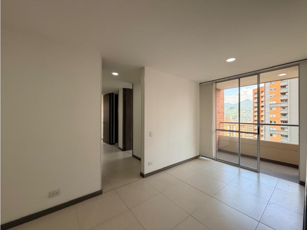 Apartamento en venta en Sabaneta, sector Asdesillas — foto 2
