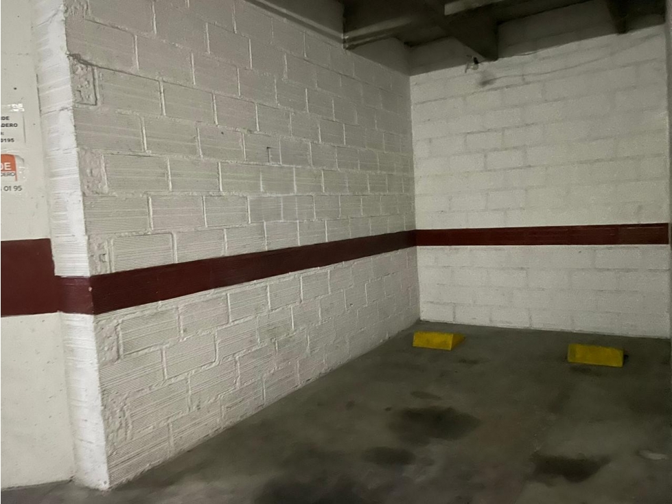 Parqueadero en venta en Sabaneta, sector Aves María — foto 3