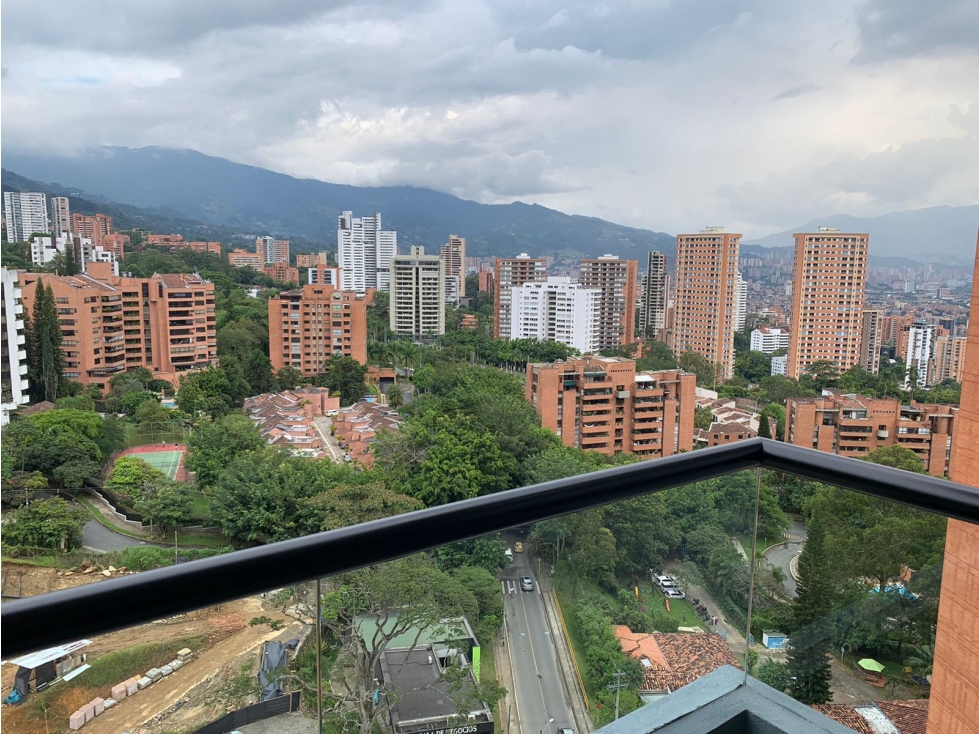 Apartaestudio en renta en Medellín, sector Los Balsos — foto 2