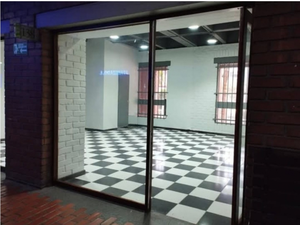 Local en Venta en Medellín, sector Villanueva — foto 2