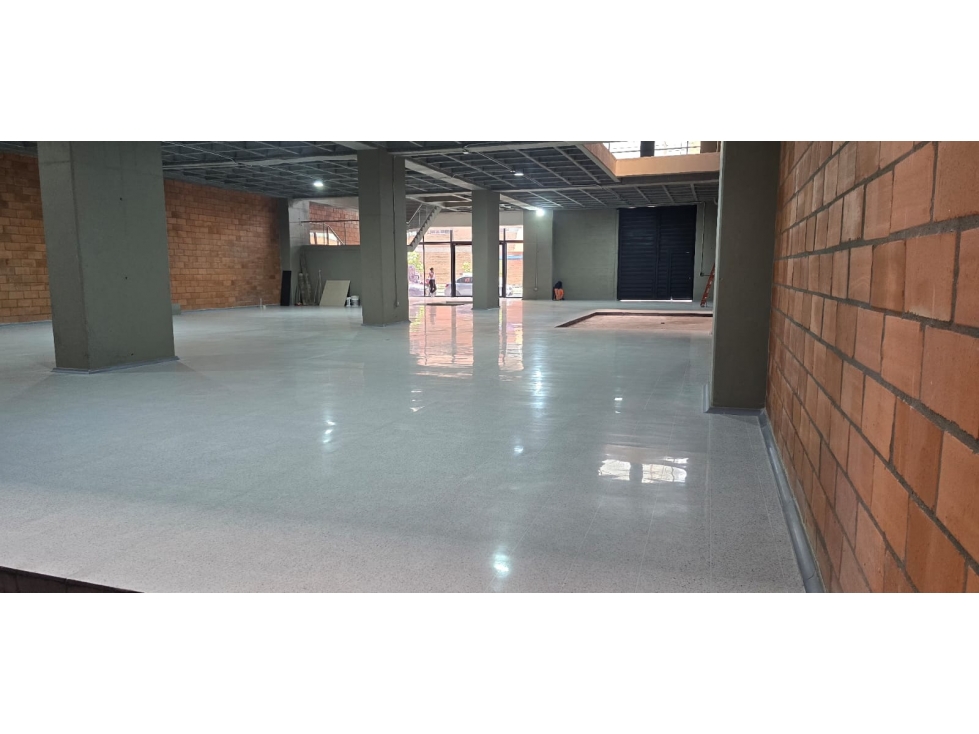 Bodega 3 en Arriendo en Medellín , Sector Perpetuo socorro — foto 2