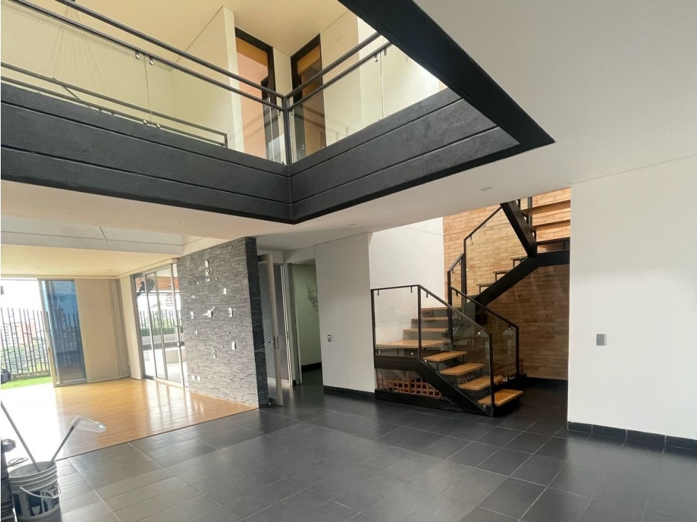 Casa en Venta en Envigado, sector San Jorge Loma El Atravesado — foto 2
