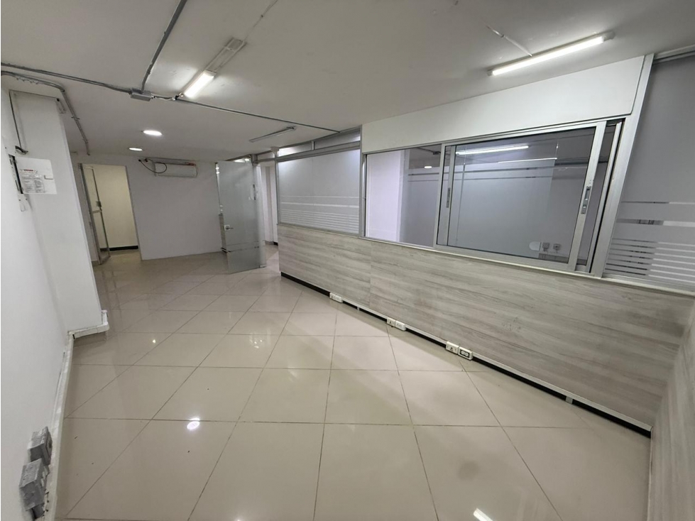 Local en renta en Medellín, sector Suramericana — foto 4